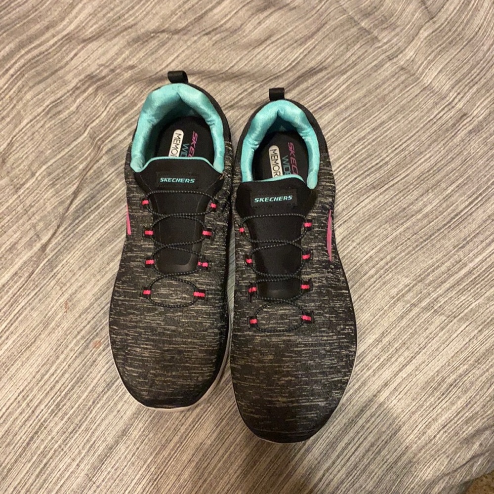 Skechers sneakers
